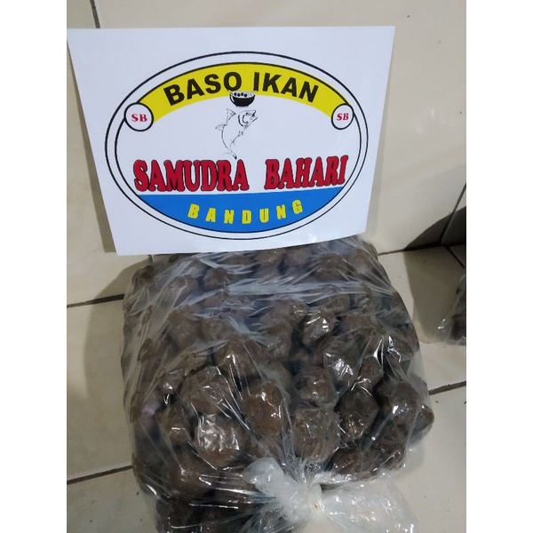 

baso ikan sedang hitam isi 100 butir