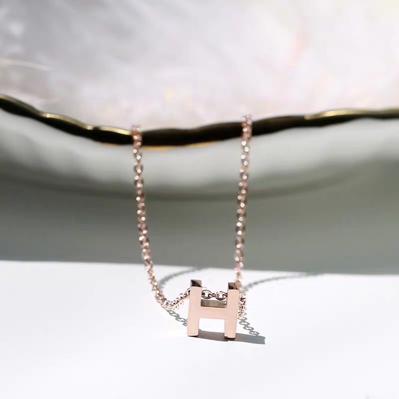 Hermione 18k Gold Plated Necklace Anti Karat / Kalung Liontin Wanita Anti Karat Huruf H