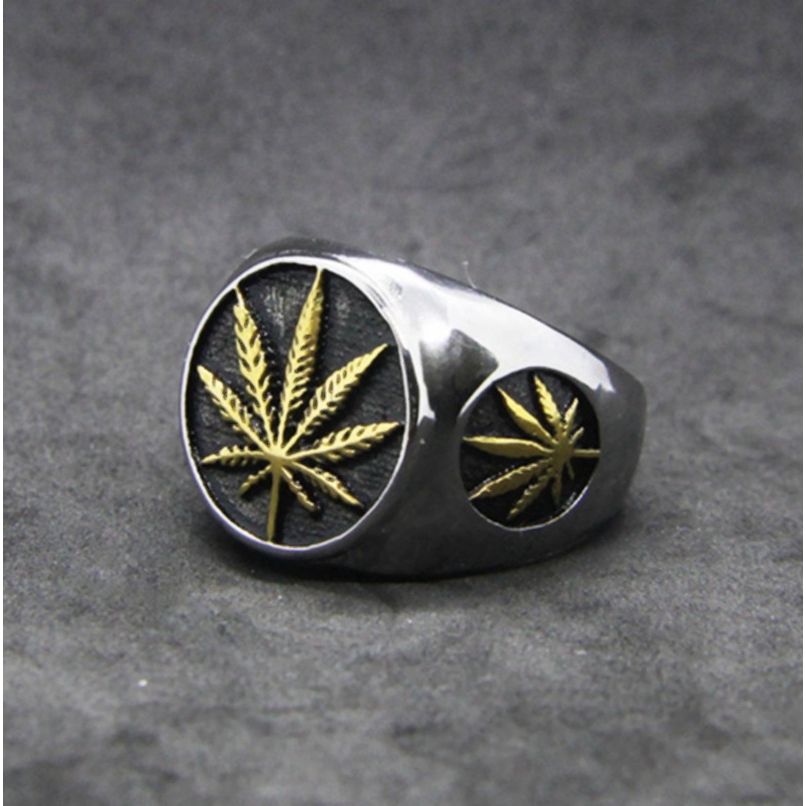 Cincin Desain Daun Maple Canada Bahan Stainless Steel 316l Warna Emas Untuk Pria