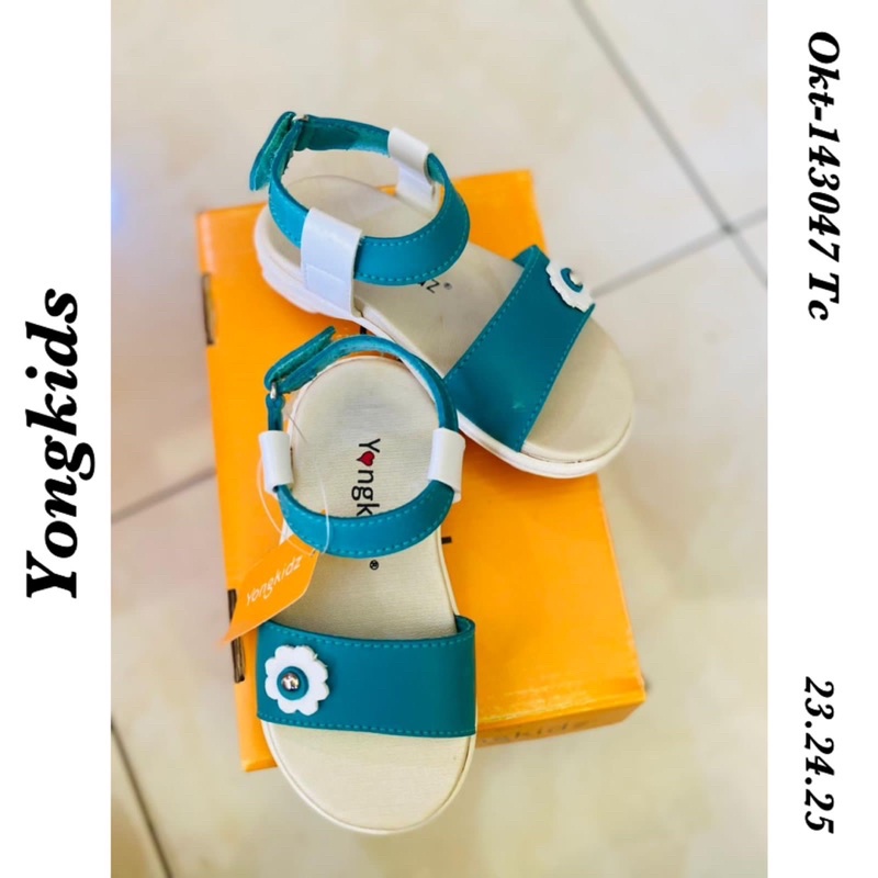 sandal anak tali