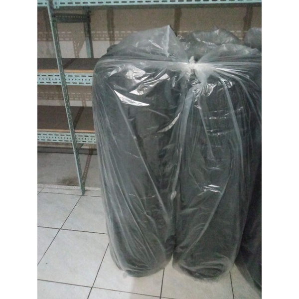 

bubble wrap hitam 1 rol 50 meter x 1,25 meter gojek 2 kg