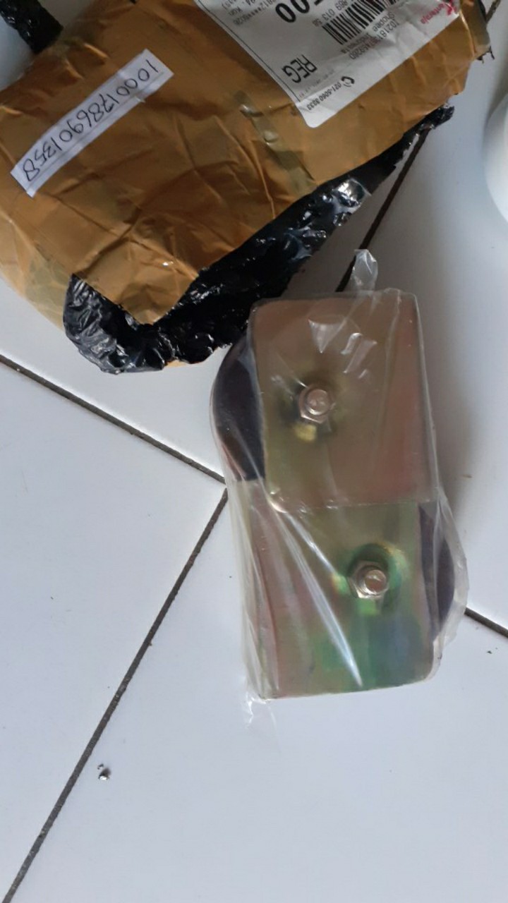 Roda Pintu Gerbang  8 Cm Besi Cor Behel/siku