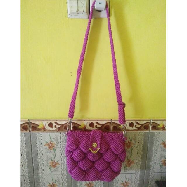 Tas tali kur motif daun timbul