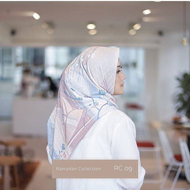 Hijab Preloved Zyta Delia