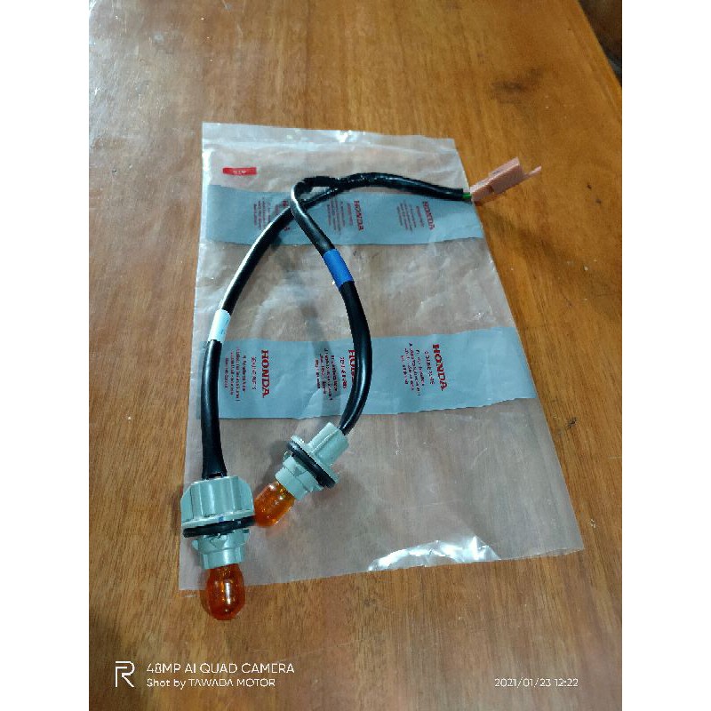 SOKET FITTING LAMPU SEN SEIN DEPAN HONDA VARIO 110 LED