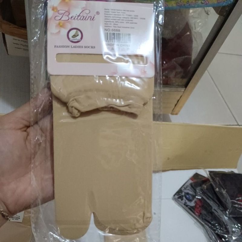 kaos kaki sholat wanita kaki jempol tipis polos/kaos kaki tisue