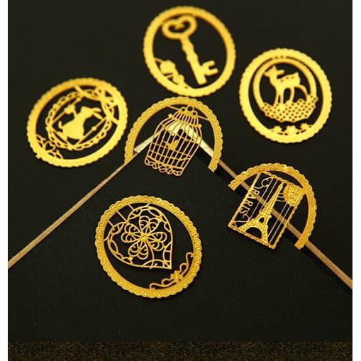 

BOOKMARKER / PENANDA BUKU HALAMAN LOGAM TIPIS WARNA EMAS ANEKA MOTIF TERBARU