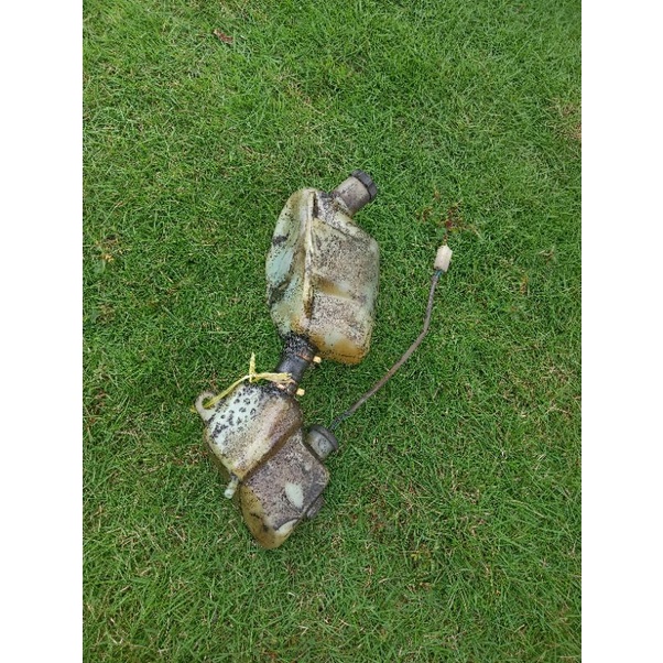 TEMPAT CADANGAN OLI SAMPING BOTOL OLI SUZUKI RC80 RC100 RC BRAVO SPIRIT ORIGINAL