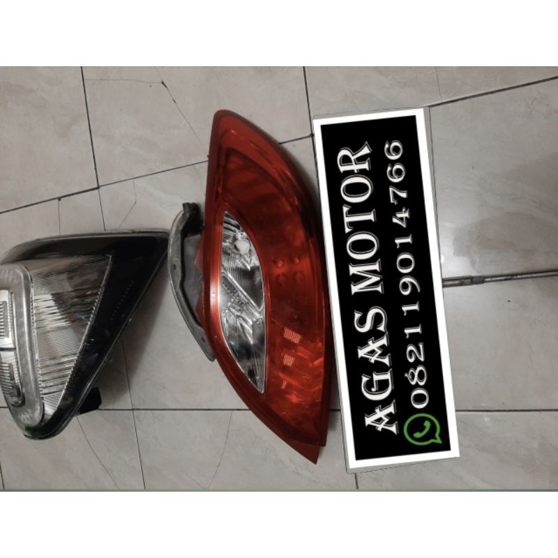 stoplamp lampu belakang mazda 2