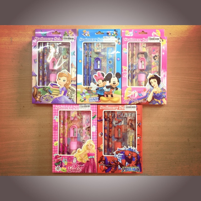 

Stationery set beragam karakter