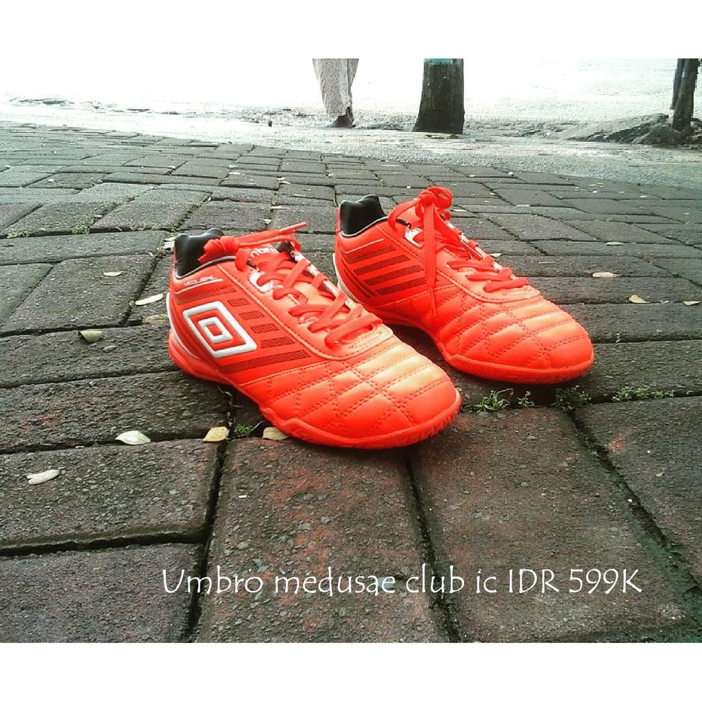 sepatu futsal umbro medusae club ic