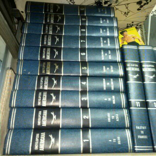 Buku Encyclopedia Americana komplit