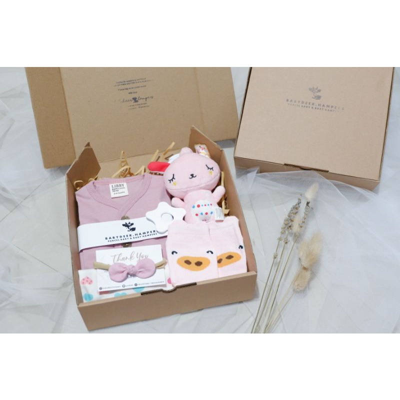 

Paket lengkap baby hampers girl