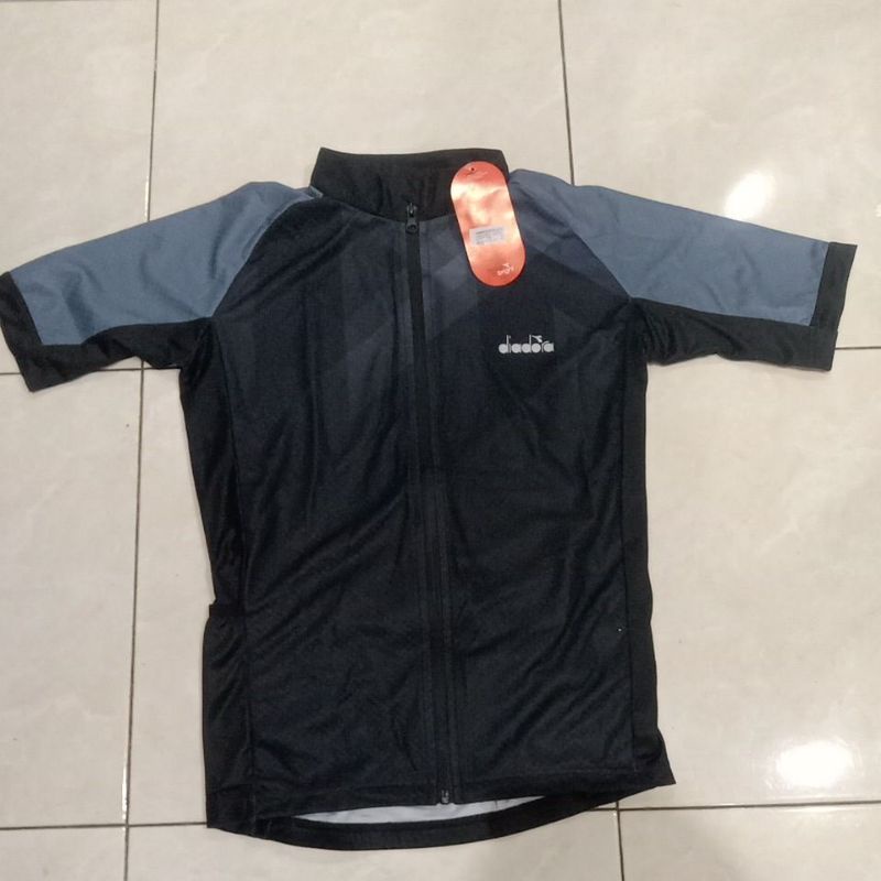 Kaos Diadora pesepeda