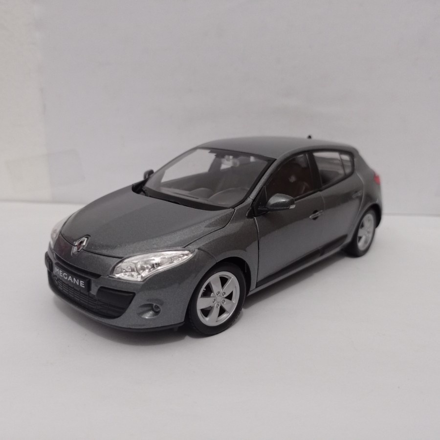 Diecast mobil Renault Megane sport Welly 1:24 miniatur mobil koleksi pajangan murah