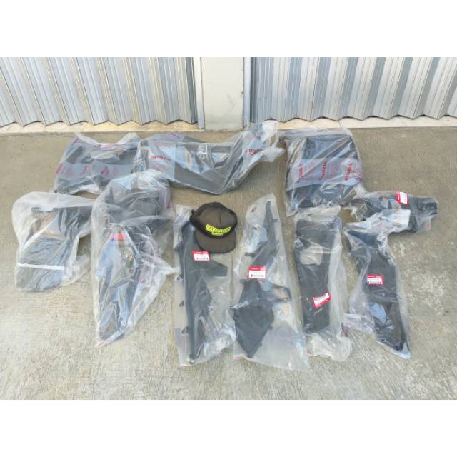 BODI KASAR VARIO 110 CW | cover kaper kaver bodi body kasar dek center lantai lantaian alas pijakan 