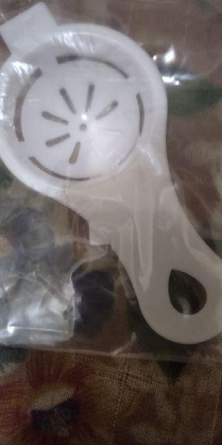 Peralatan Dapur: Holder Pemisah Saringan Putih Telur Bahan Plastik
