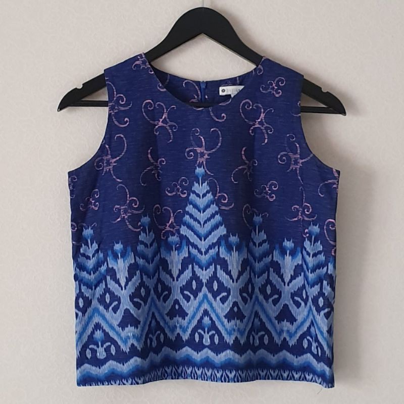 Batik Solo Crop Top PRELOVED
