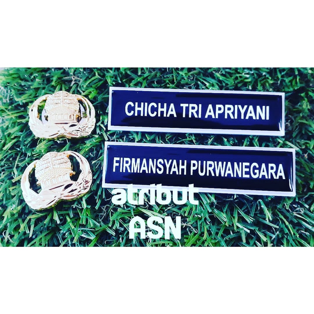 

Nametag Akrilik Peniti