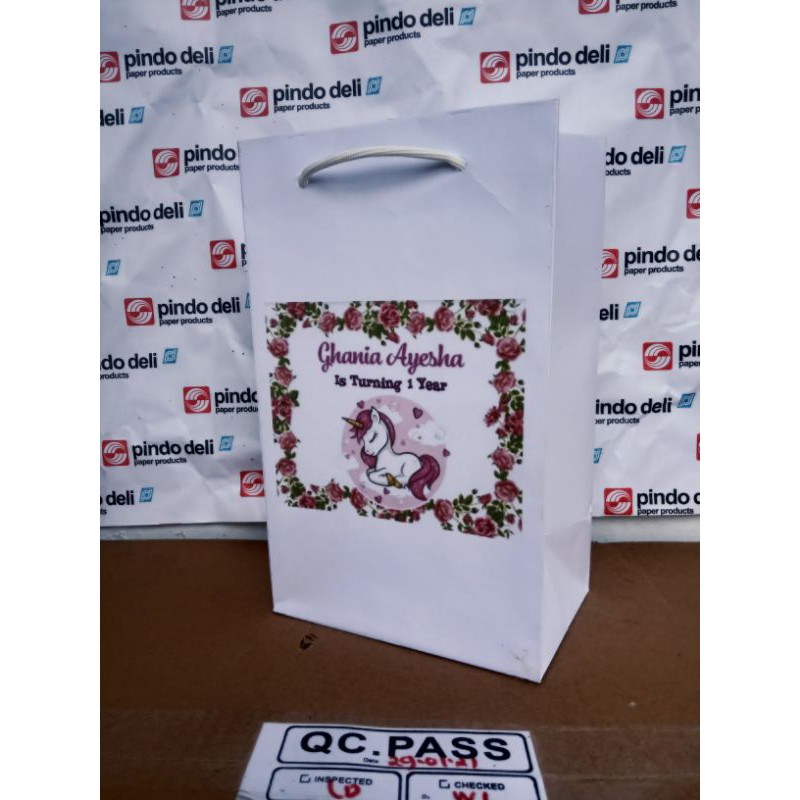

paperbag 17x8x20cm bahan BC 150gsm