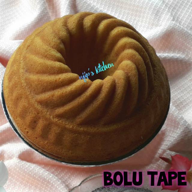 

Bolu Tape/ Cake Tape/ Fermented Cassava Cake