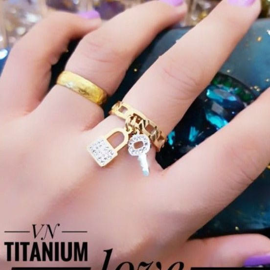 Titanium cincin wanita fkj23