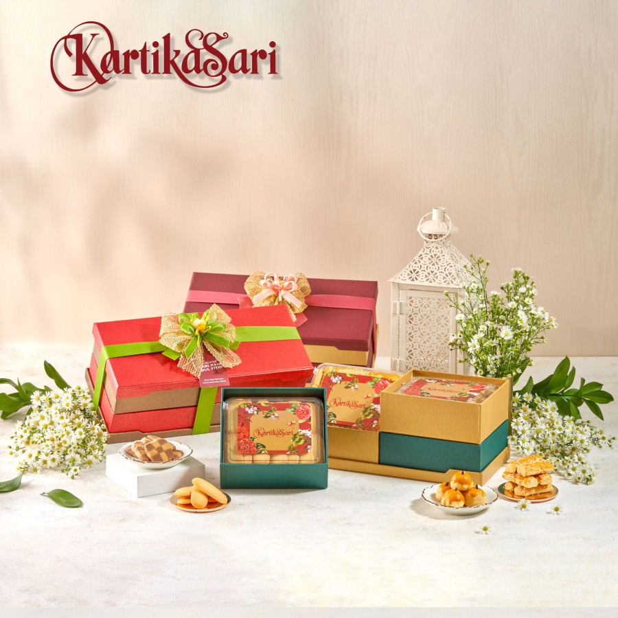 

Paket Hadiah Hampers Kartika Sari Gift Box Lebaran - Box 7 isi: Domino, Kaastengel, Lidah Kucing, Naastart