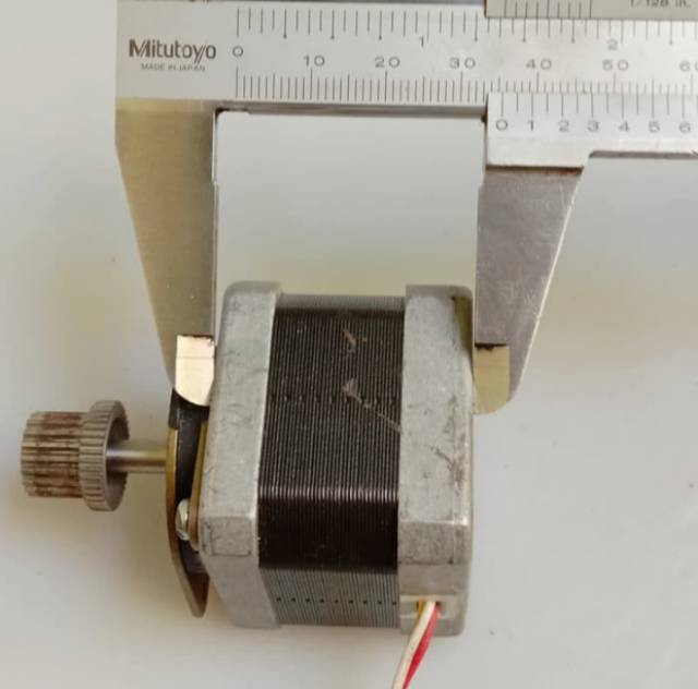 STEPPERVMOTOR MOONS 17HD1402-02N