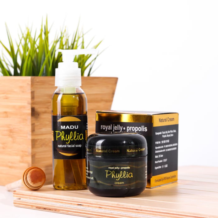 NATURAL PHYLLIA CREAM & FACIAL SOAP