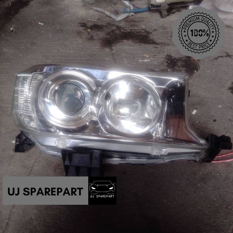 Headlamp Headlight Lampu Depan Fortuner 2010