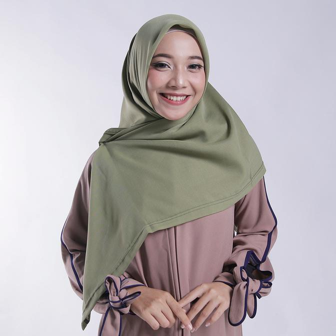 Paling Inspiratif Kerudung Army Polos  Tricia Goes Around