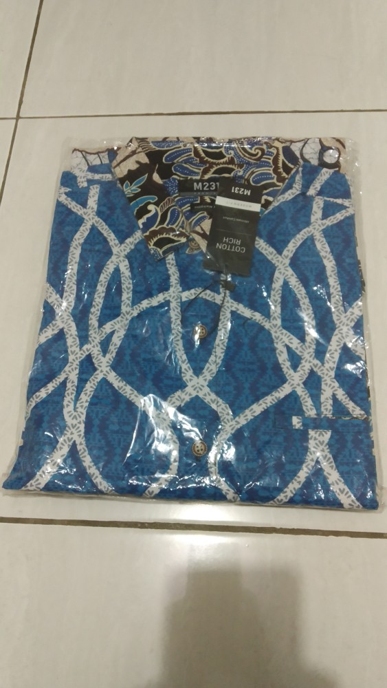 M231 Kemeja Pria Batik Panjang Biru 1728