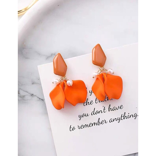 LRC Anting Tusuk Fashion Petal Earrings A5836X