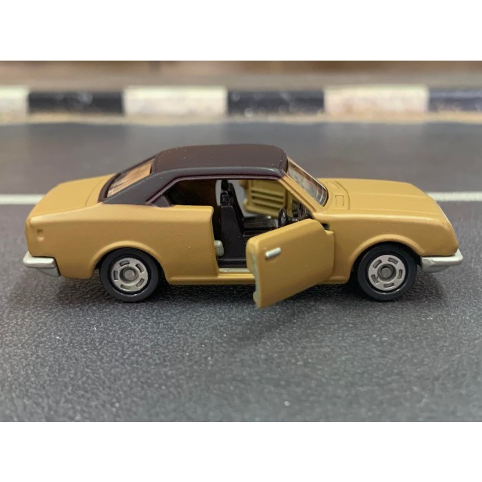 Tomica Kuji XIII- Showa Tomica Corona Mark II 1900 Hardtop