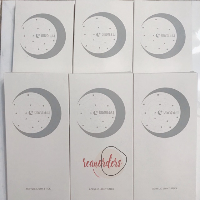 LOONA OFFICIAL ACRYLIC LIGHTSTICK