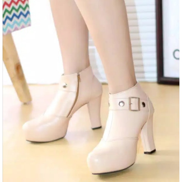 Sepatu Boots Wanita Tinggi  10cm