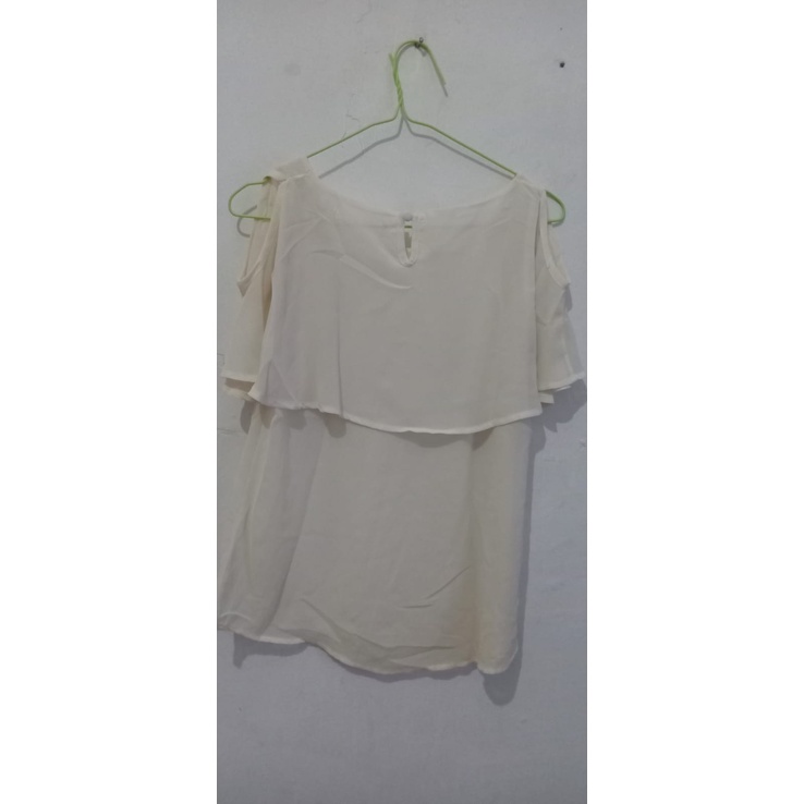 PRELOVED Blouse Putih Lengan Pendek / Blouse Putih / Lengan Pendek / Atasan Wanita / Wanita Fashion 