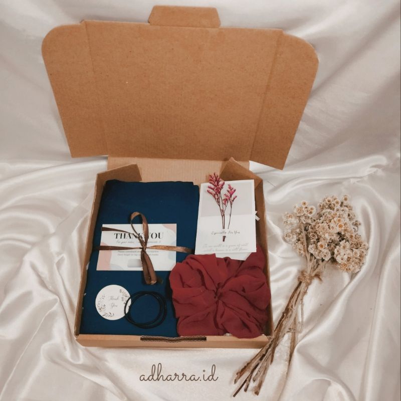 

Hampers Hijab / Gift Box / Birthday Gift / Hampers Wisuda / Hampers Wedding
