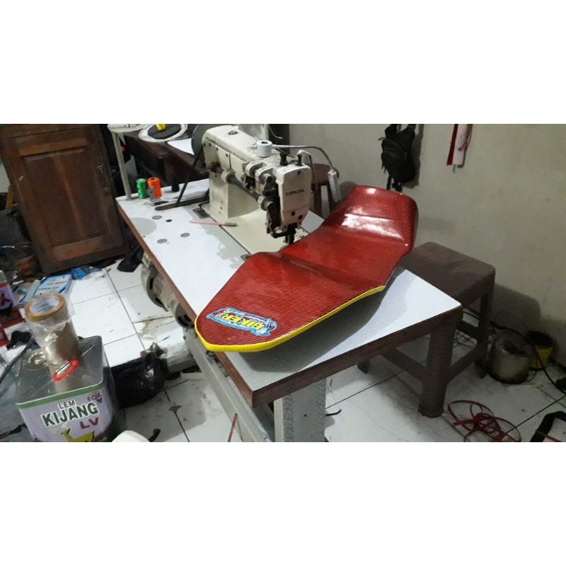 Jok cb150r new tipis karbon merah