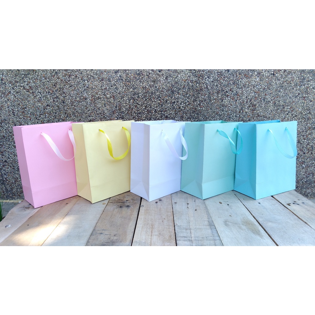 

Paperbag Tas Kertas BC Cute Color Gift 19 x 23,5 x 10 cm per pack isi 10 pcs
