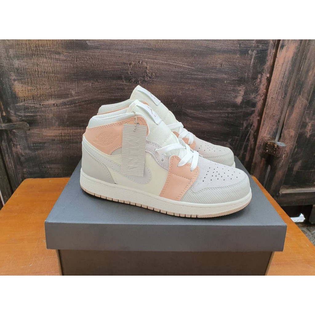 Nike Air Jordan 1 Mid Milan