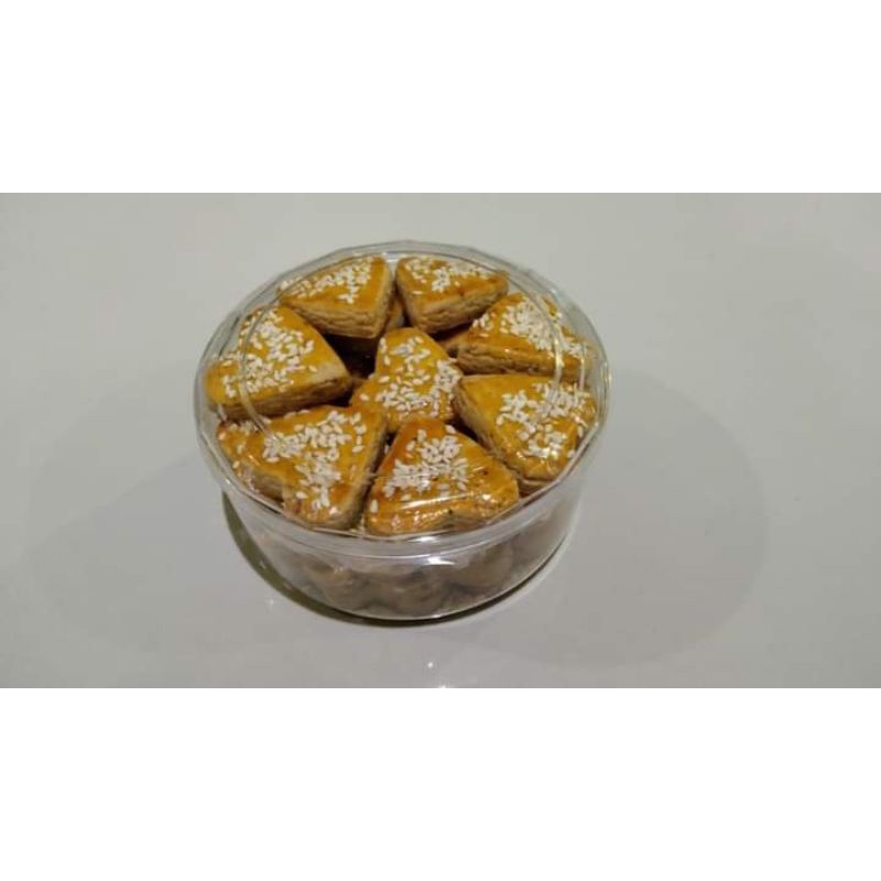 

anekakuekering,nastar,kastangel,putrisalju,nastar coklat,kuekacang