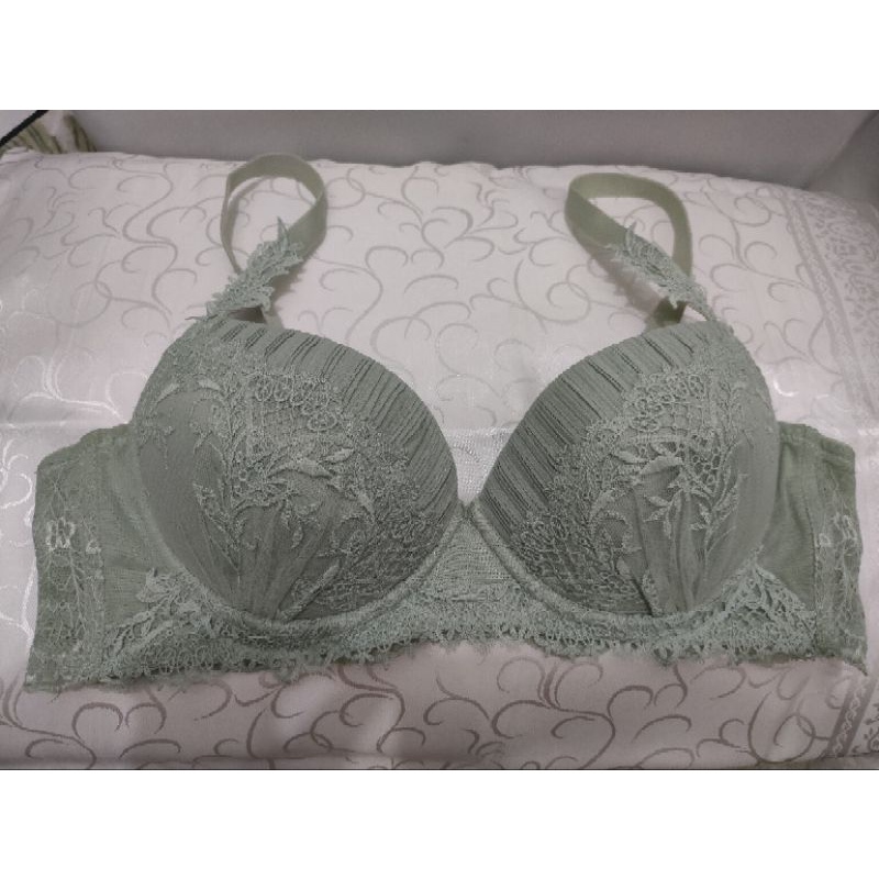bra sisa import Vera Wang