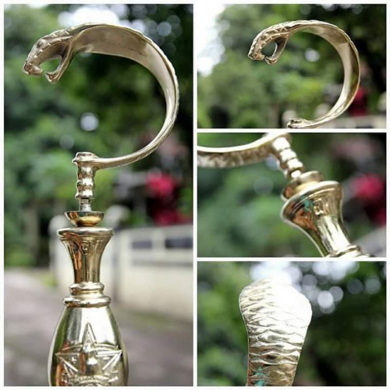 Gantungan kobra pcmi