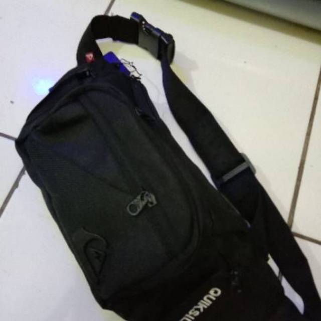 Tas slempang QUICK SILVER , tas slingbag pria,tas slempang terbaru,tas QUICK SILVER cowok