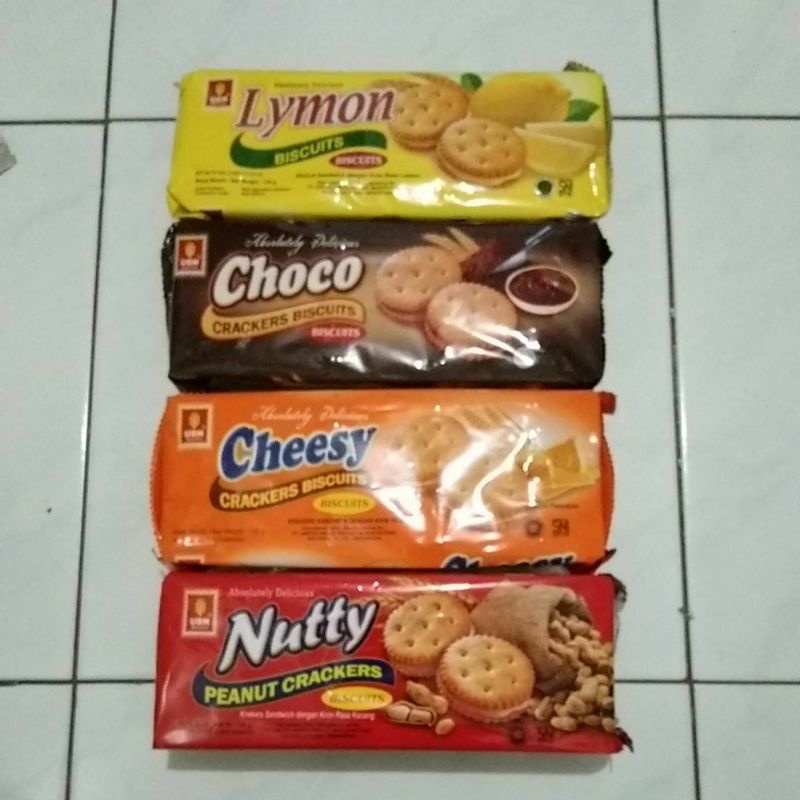 

Biskuit UBM cracker biscuit Lymon/Choco/Cheesy/Nutty