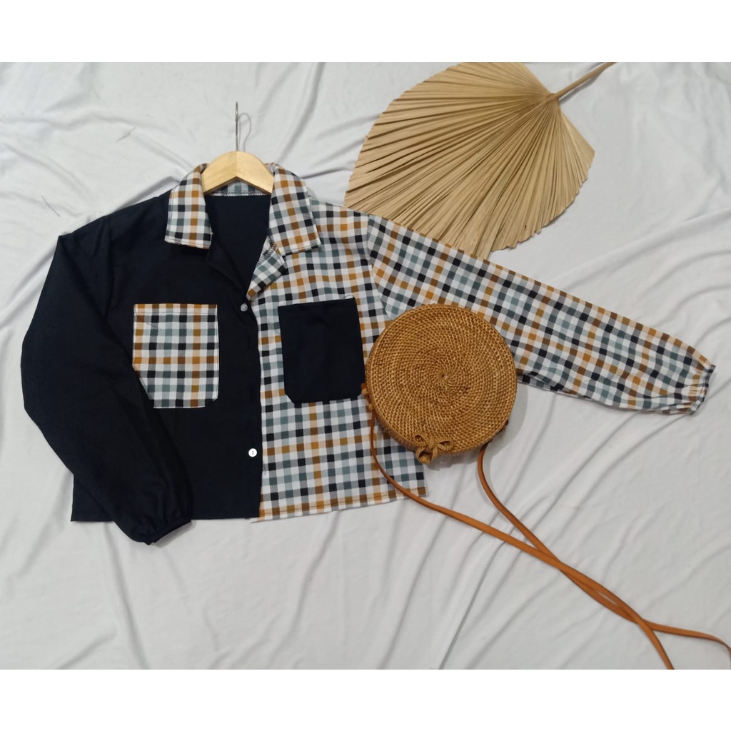 MIKA CROP TOP BLOUSE ia/ KEMEJA WANITA / BLOUSE KEKINIAN-KOTAK HITAM