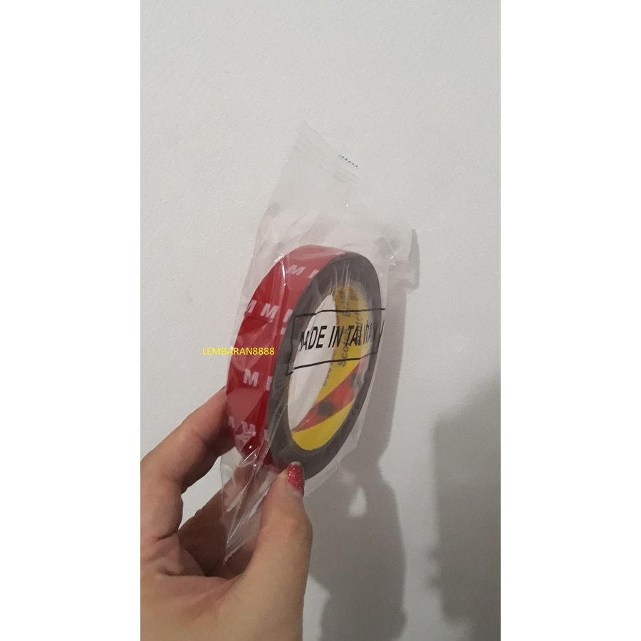 

Double Tape Perekat Bolak Balik 2cm 5 Meter