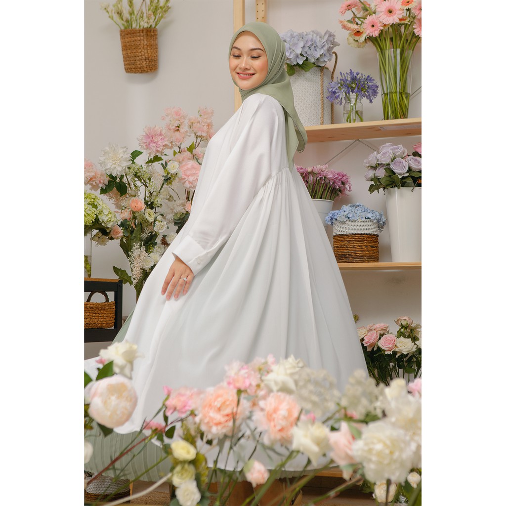 Defect Hc x Nada Gardenia White Oversized Long Shirt