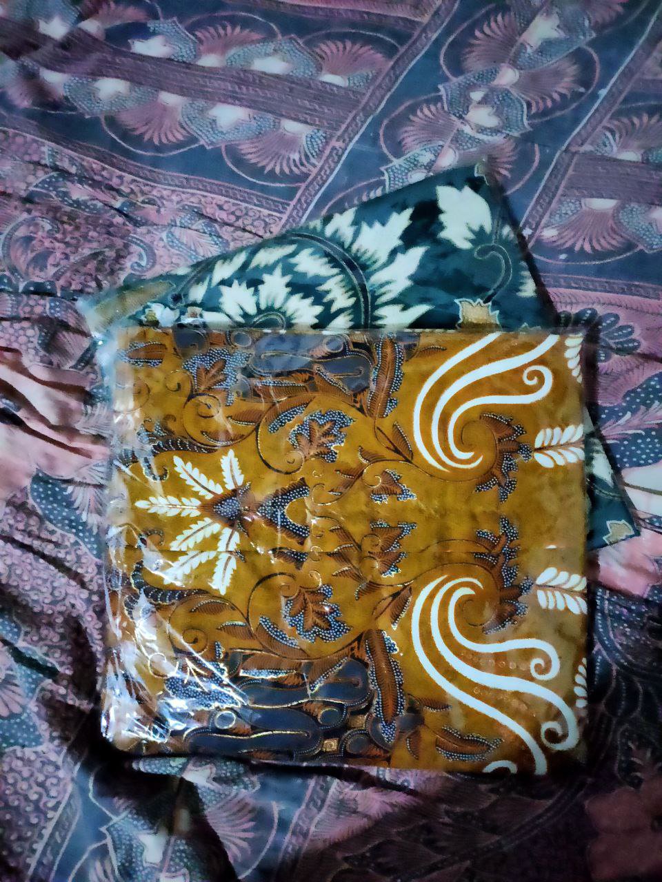 Kemeja Batik Semi Sutra Babytex Dan Kreep Puring Istimewa Bahu Pakai Busa